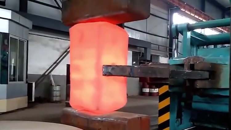 İzlerken hipnoz eden demir işlemeciliği