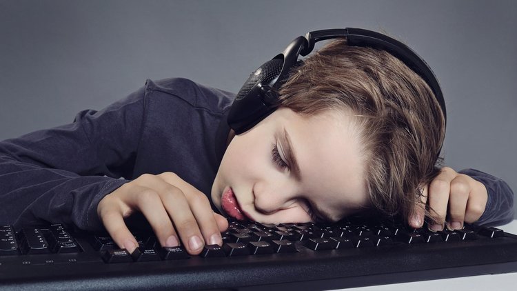 İnternet bağımlılığın  belirtileri nelerdir?