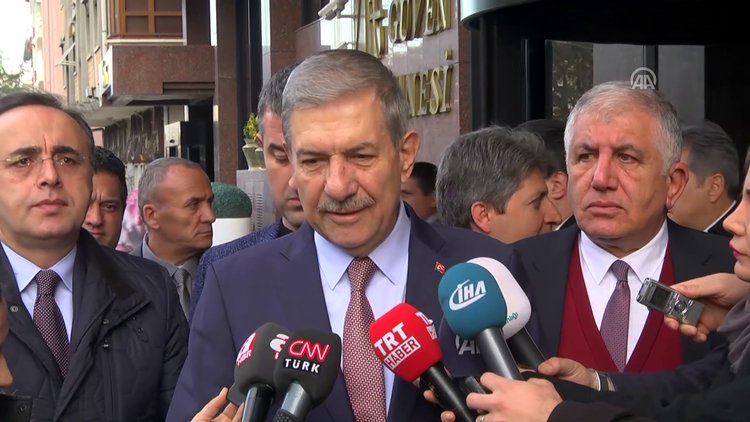 Sağlık Bakanı Demircan Hasan Celal Güzel'i ziyaret etti