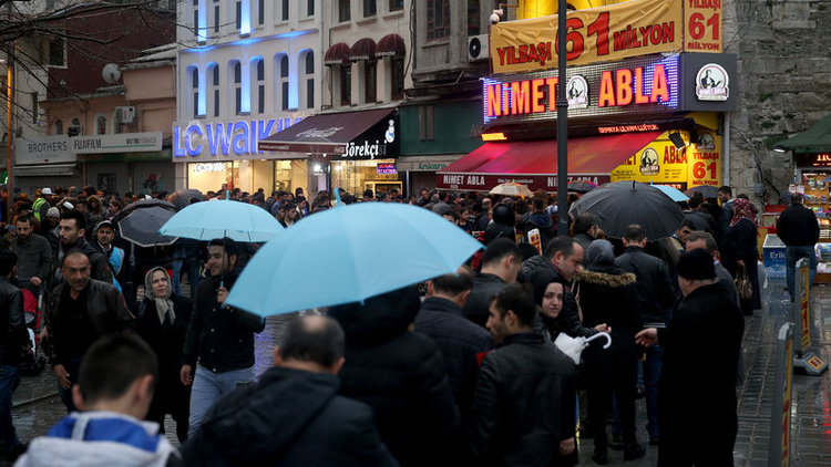 Soğuk ve yağmura aldırmadılar