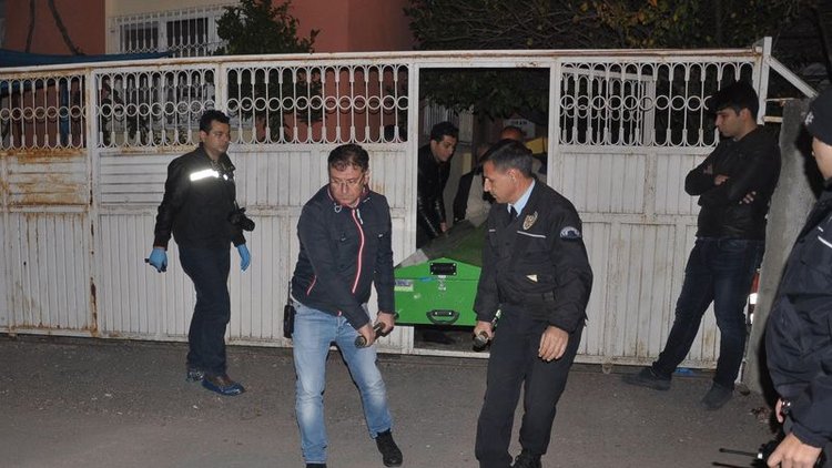Hırsızlar, ev sahibini öldürdü