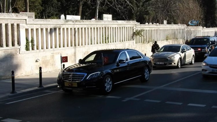 Cumhurbaşkanı Erdoğan, anne ve babasının kabrini ziyaret etti