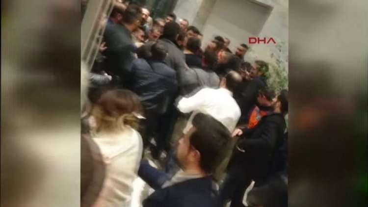 Hande Yener konserinde fazla bilet kavgası