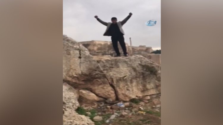 Doğum gününde fotoğraf çektirmek isterken düşen adamın görüntüleri arkadaşının kamerasında