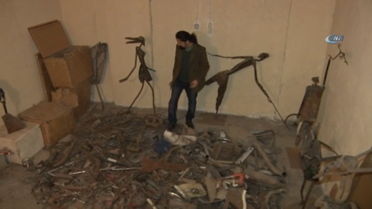 Hurdaları sanat eserine dönüştürüyor