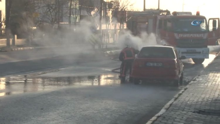 Seyir halindeki LPG'li araçta çıkan yangın paniğe neden oldu