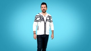 Eminönü’nün çılgın çiğköftecisi Ali Usta, Uğur’la Fenomen Avı’nın ilk konuğu oldu. Türkiye’nin konuştuğu fenomen ...