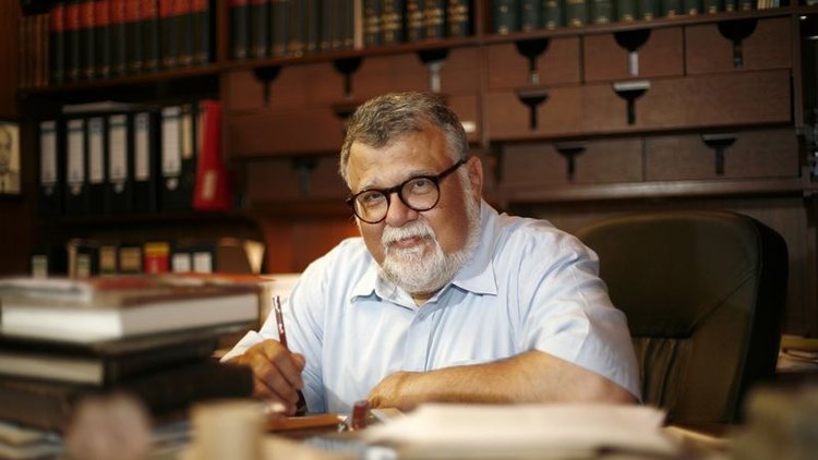 Şengör: Şu profesör olsun da...