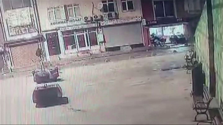 Müşterilerin üzerine ateş açıldı