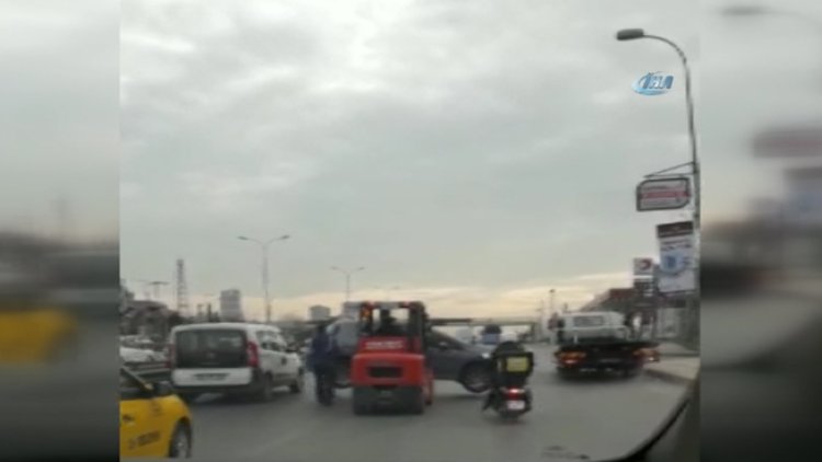 E-5 karayolunda bozulan araca sıra dışı taşıma