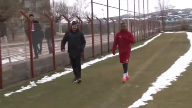 Robinho Sivasspor ile ilk antrenmanına çıktı