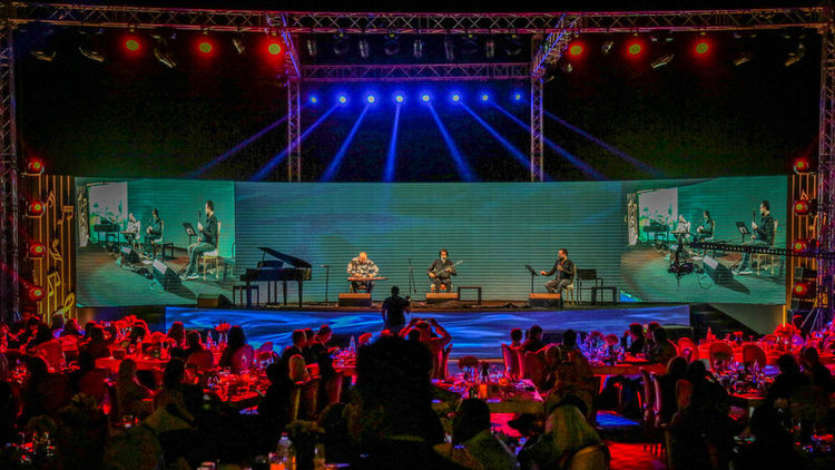 35 yıl aradan sonra bir Türk müzik grubu Suudi Arabistan&#039;da... 