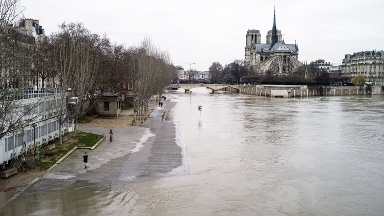 Paris sular altında kaldı