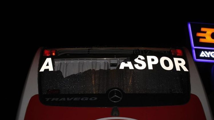 Antalyasporlu futbolculara saldırı