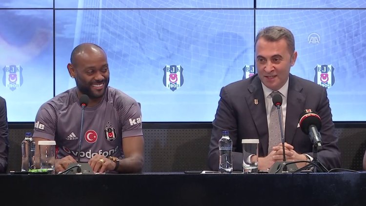 Beşiktaş'ta Vagner Love ve Cyle Larin imzayı attı