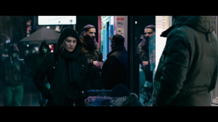 Paramparça - Türkçe Altyazılı fragman