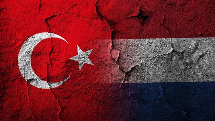 Hollanda Türkiye Büyükelçisi'ni geri çekti