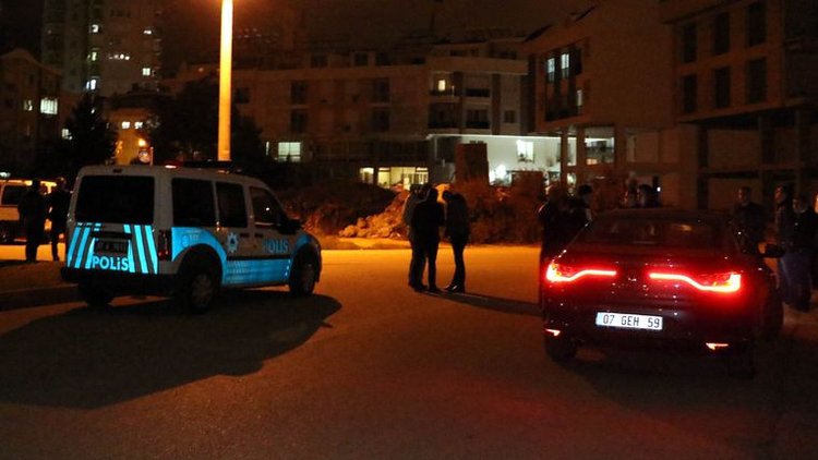 "Siyanürle intihar" apartmanları boşalttırdı