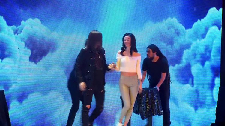 Aref Ghafouri, Cansu Taşkın'ı uçurdu