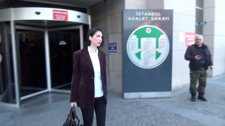 Ünlü şarkıcı Tuğba Özerk, yakalama kararının ardından adliyede ifade verdi