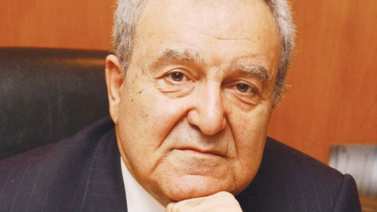 Efsane doktor &#039;Kolsuz Agop&#039; hayatını kaybetti