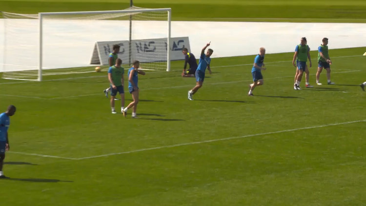 Cenk Tosun antrenmanda döktürdü!