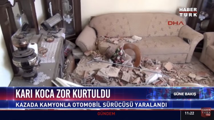 Çöp kamyonu eve daldı