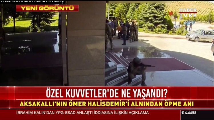 Zekai Aksakallı'nın Ömer Halisdemir'i alnından öptüğü an