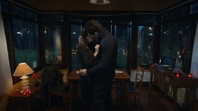 "Yanımda bile hasretimsin..."