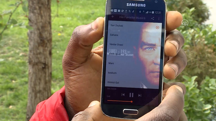 Kamerunlu öğrenciden akıllı telefonlar için "Atatürk" uygulaması