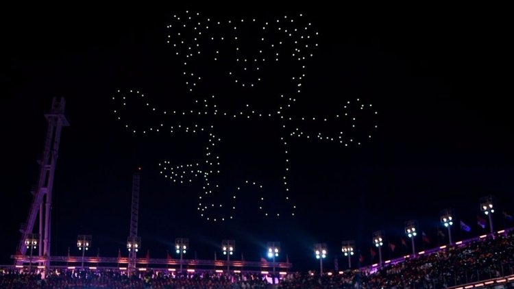 Büyüleyici drone gösterisinin arkasındaki teknoloji