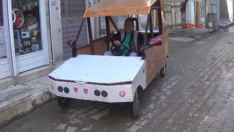 Motosiklet motoruyla otomobil yaptı