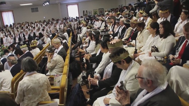 Kilisede silahlı ayin!