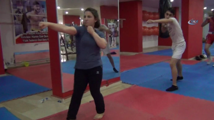 Mardinli kızlar Kick Boks ile kendilerini korumayı öğreniyor