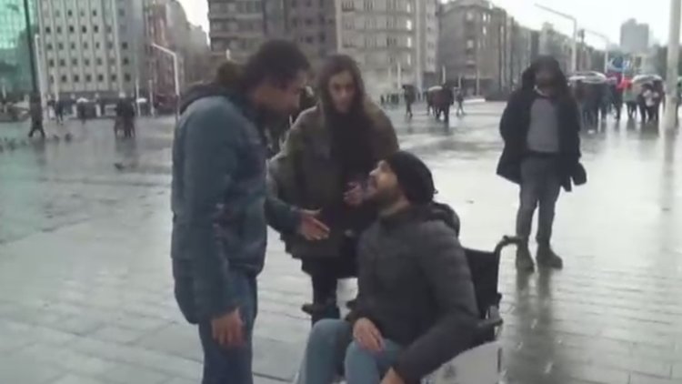 Kadına şiddete dikkat çekmek için sosyal deney yaptı! İmdadına sadece o koştu