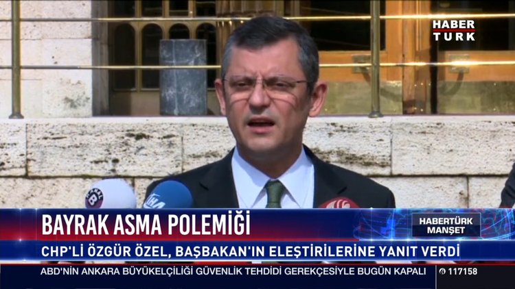 Bayrak asma polemiği