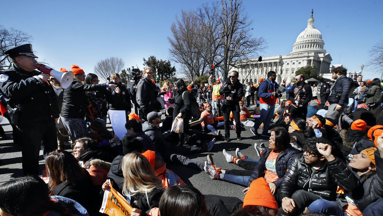 ABD'de Müslüman liderlere gözaltı