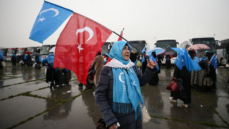 Binlerce kadın &#039;Vicdan Konvoyu&#039; için toplandı, Suriyeli kadınlar için yola çıktı