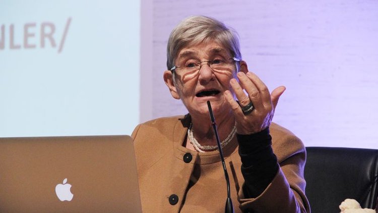 Canan Karatay&#039;a ceza! 