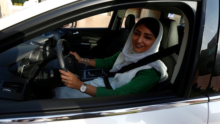 Suudi Arabistan kadını Dünya Kadınlar Günü&#039;ne yeni haklarla girdi