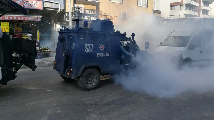 Bağcılar&#039;da pazarcılara biber gazı ve tazyikli suyla müdahale