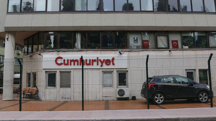 Cumhuriyet gazetesi davasında tahliye kararı