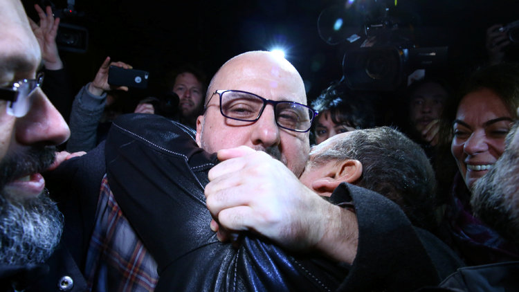 Ahmet Şık ve Murat Sabuncu cezaevinden çıktı