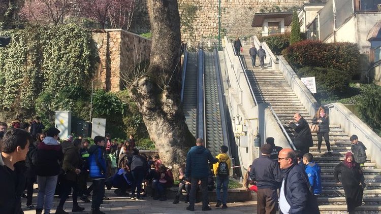 Bursa'da yürüyen merdiven kazası: 8 yaralı