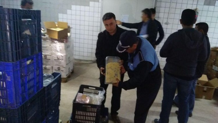 Süt ürünleri tesisinde küflü kaşar skandalı!