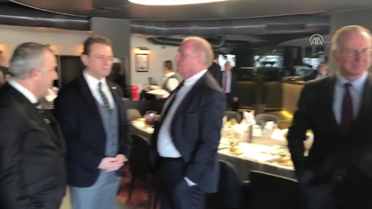 Beşiktaşlı yöneticiler, Şampiyonlar Ligi'nde karşılaşacağı Bayern Münih'in yöneticilerine yemek verdi