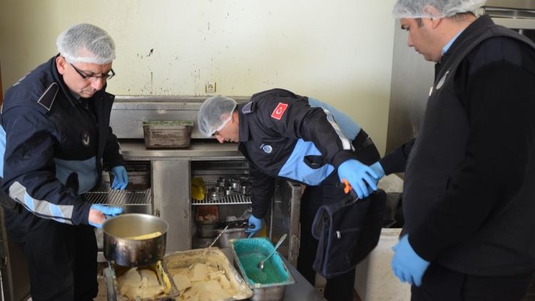 Pastanede skandal görüntüler!