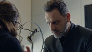 Özge Egeli'nin sorduğu tedavi sorusunda sinirlenen Can Manay, sinirini bardaktan çıkarıyor.