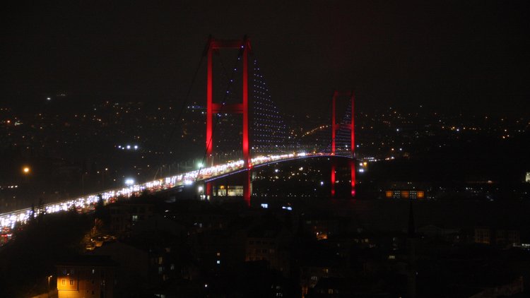 İstanbul karanlığa büründü