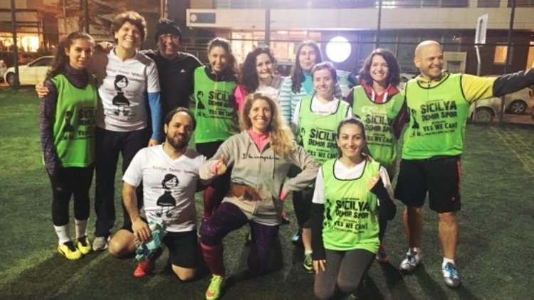 Sicilya Demir Spor: Kadın erkek birlikte, 'iyi futbol' peşinde